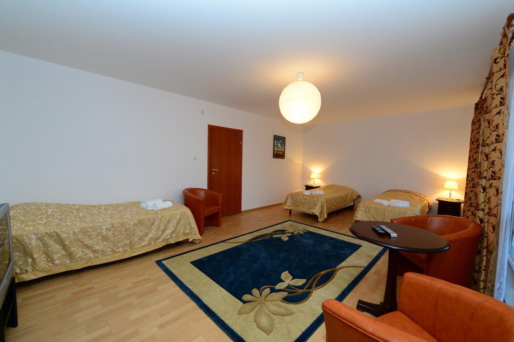 Nowy Dwór Mazowiecki B&B Airport Modlin الغرفة الصورة