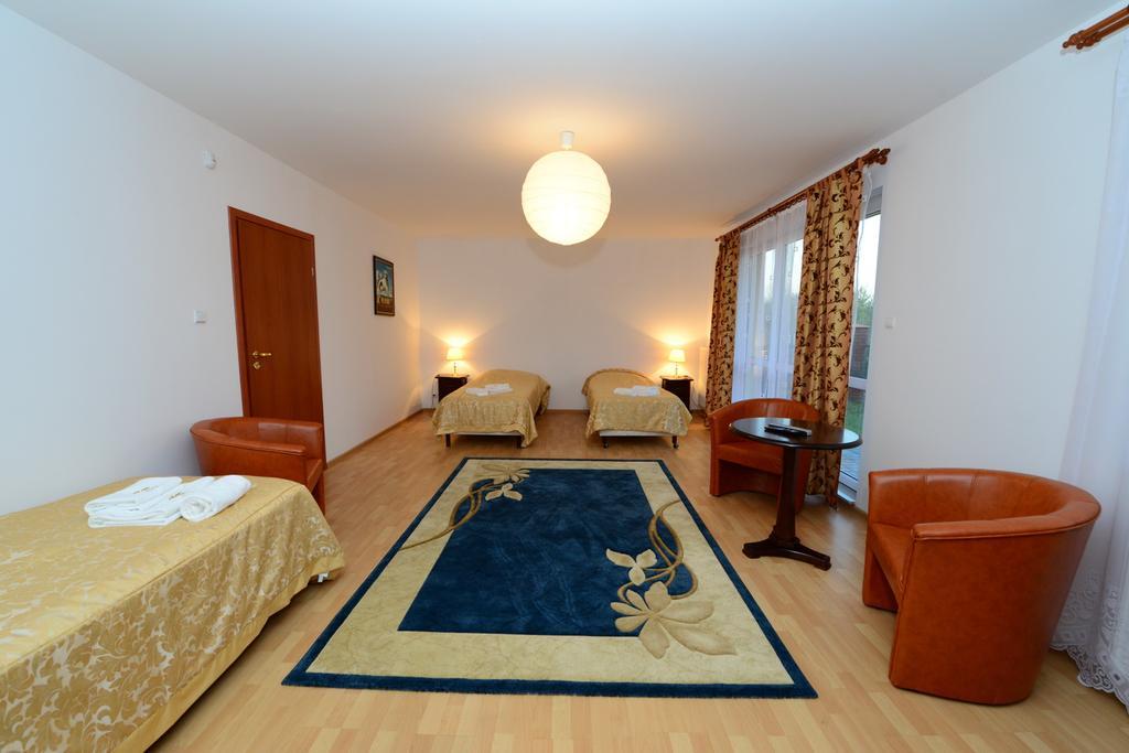 Nowy Dwór Mazowiecki B&B Airport Modlin الغرفة الصورة